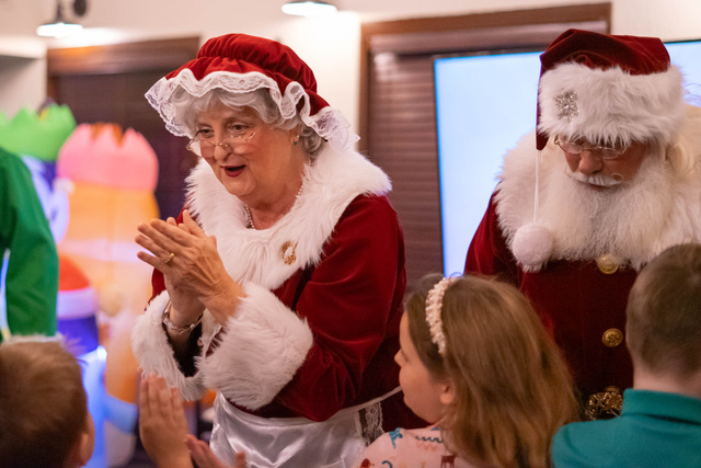 Santa & Mrs Claus Logo